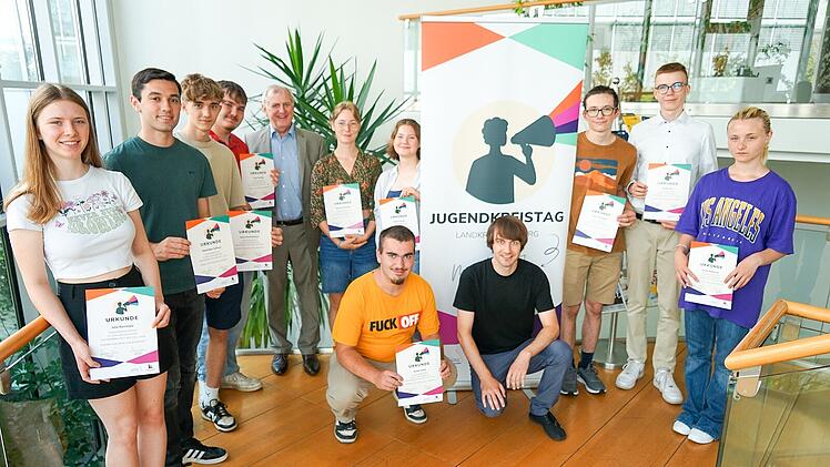 Landkreis Bamberg: Jugendliche f&uuml;r Engagement im Jugendkreistag geehrt