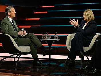 Politologin Catheryn Cl&uuml;ver Ashbrook warnte bei "Markus Lanz" am Mittwochabend vor einem &Uuml;berwachungsstaat, den die Trump-Administration gerade aufbaue.