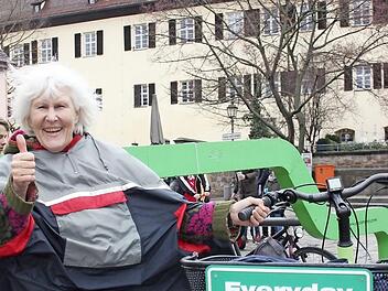 Umtriebige grüne Stadträtin: Retta Müller-Schimmel bei der Freitagsdemo im März  Foto: Bernhard Panzer