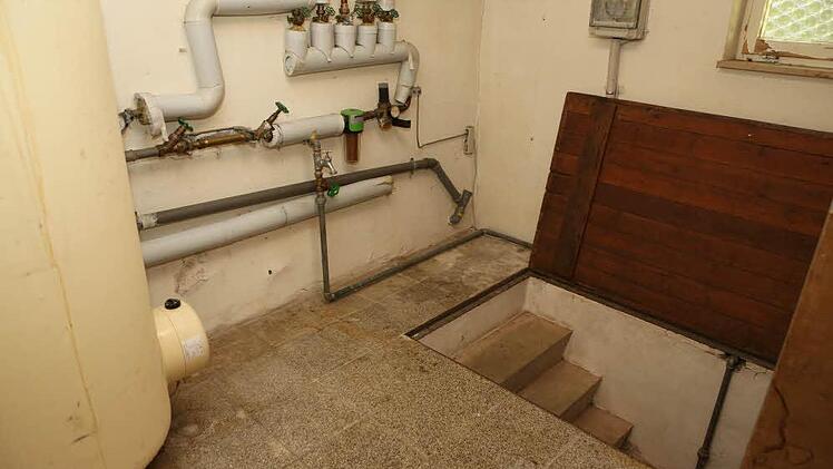 Wieder keine Zentral-Heizung, dafür aber ein Wasseranschluss.