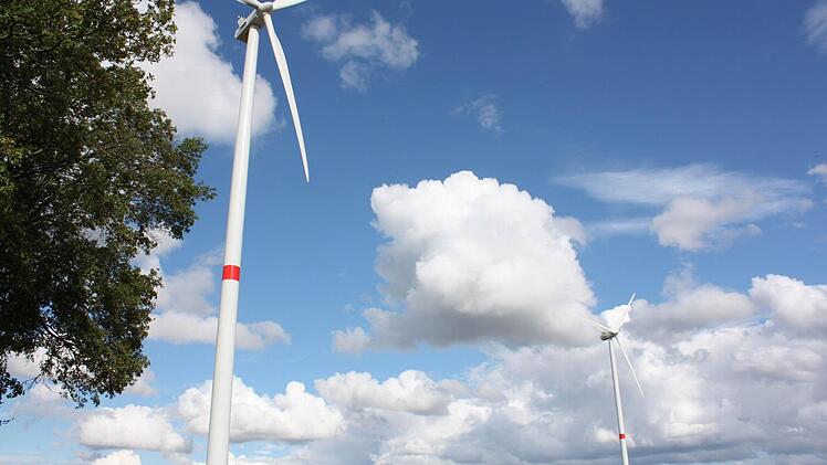 Windkraftanlage bei Gauaschach  Foto: Edgar Bartl
