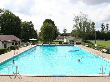Das Neunkirchner Freibad ist inzwischen ein wenig in die Jahre gekommen. Foto:_ fra-press