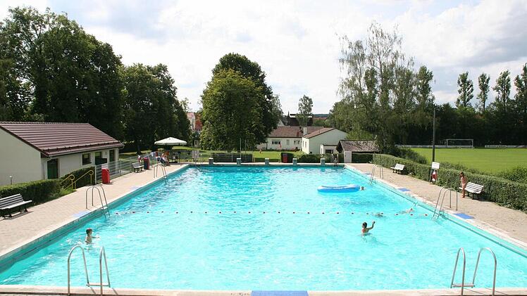 Das Neunkirchner Freibad ist inzwischen ein wenig in die Jahre gekommen. Foto:_ fra-press