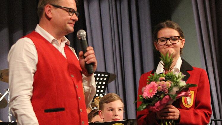 Alexander Alka ehrte seine Tochter Katrin als Nachwuchsdirigentin.