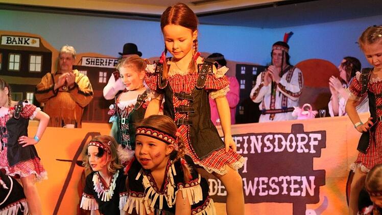 Die Kindertanzgruppe begeisterte das Publikum mit ihrem tollen Auftritt.Janina Reuter