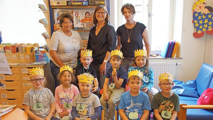 Die "Lesekönige" der Kita St. Josef Kirchaich erlebten ein Jahr lang zweimal pro Monat spannende und lustige Stunden in der katholischen Bücherei. Foto: Sabine Weinbeer