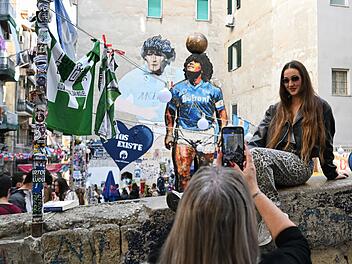 SSC Neapel - Eintracht Frankfurt - Features