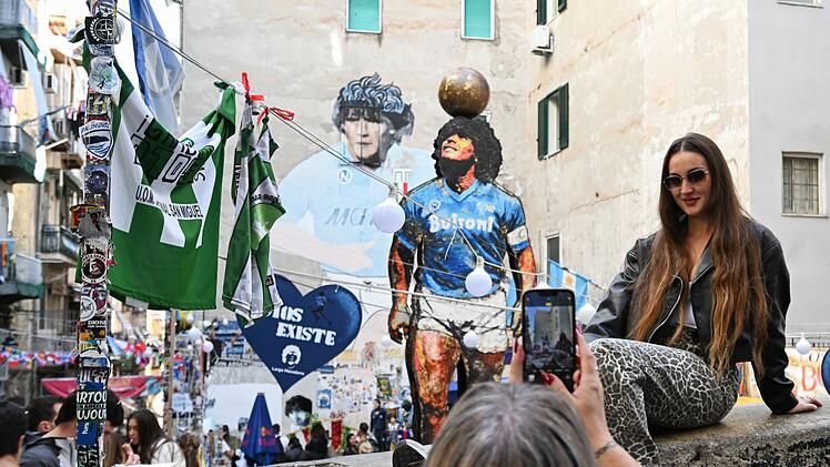 SSC Neapel - Eintracht Frankfurt - Features