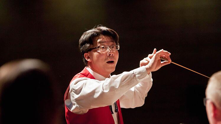 Impressionen vom Konzert des Jugendorchesters und des Musikvereins Rödental in der Franz-Goebel-Halle. Dirigent Daxi Pan.Foto: Jochen Berger