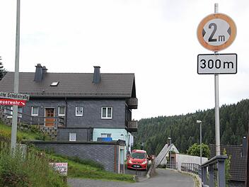 Die Alte Schulstraße in Wilhelmsthal wurde im Jahr 2003 ausgebaut. Zwei Anlieger klagten gegen die Straßenausbaubeiträge.  Foto: Friedwald Schedel