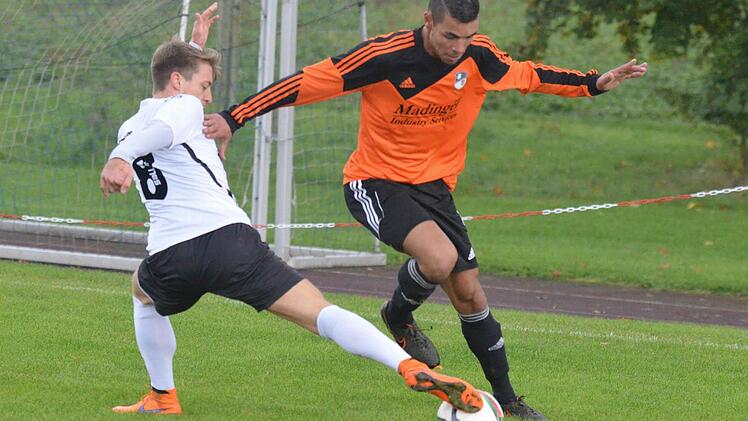 Hier noch im Trikot des SV Euerbach/Kützberg, hat sich Anthony Brinkley (r.) zur neuen Saison dem Bezirksliga-Aufsteiger FC 06 Bad Kissingen angeschlossen. Foto: Marion Wetterich