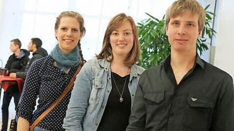 Lukas (von rechts), Nina und Dorothea konnten in dieser Reihenfolge auf das Treppchen der Gewinner steigen.  Fotos: Barbara Herbst