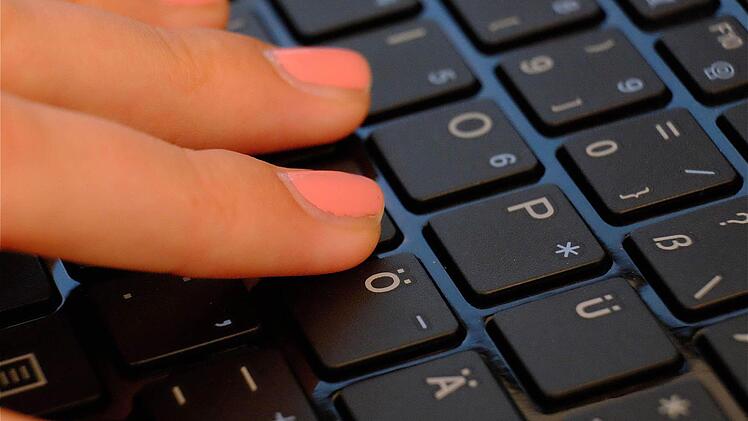 Der Trend geht zum Online-Bankdienst, so auch bei der Raiffeisenbank. Foto: Gerd Schaar