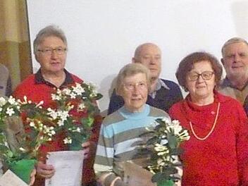 Ehrungen beim Obst- und Gartenbauverein Sonnefeld  Foto: Klaus Oelzner