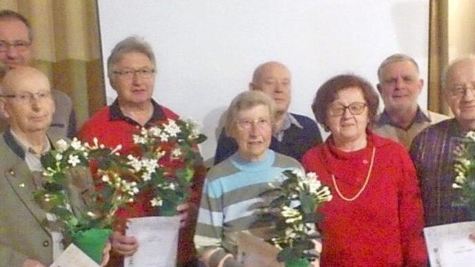 Ehrungen beim Obst- und Gartenbauverein Sonnefeld  Foto: Klaus Oelzner