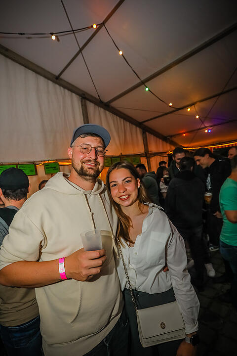 Samstagsparty im Festzelt!