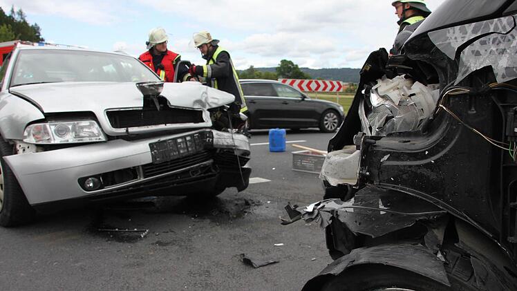 Auf der B89 an der Abzweigung nach Haig gab es am Freitagnachmittag einen Unfall.