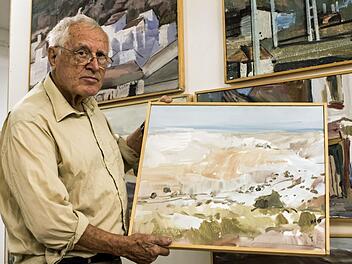 Robert Reiter in seiner neuen Werkstattgalerie in Untersiemau. Eröffnet wird sie am 15. September.Foto: Jochen Berger