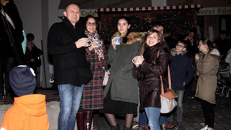 Impressionen vom ersten Türla des Lebendigen Adventskalenders     Foto: Richard Sänger