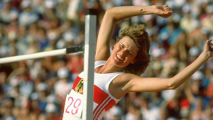Bei den Olympischen Spielen in Los Angeles 1984 wurde Ulrike Meyfarth zum zweiten Mal Olympiasiegerin im Hochsprung.
