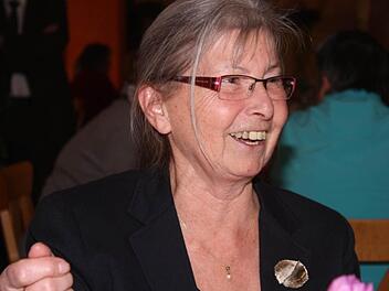 Christine Müller stellte im Erzählcafé in Münnerstadt ihren Lebensweg vor. Foto: Arnold Nöth