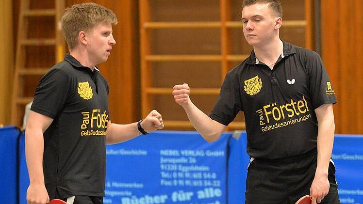 Alexander Rattassep (l.) und Marius Zaus (r.) legten mit dem Erfolg im Doppel den Grundstein zum 6:3-Sieg der DJK/SpVgg Effeltrich in der 3. Bundesliga gegen W&ouml;schbach. Picturedreams/Archiv