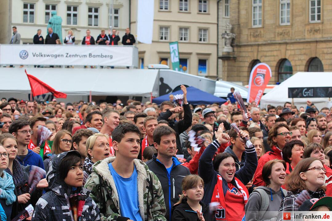 Public Viewing am Maxplatz Teil 1