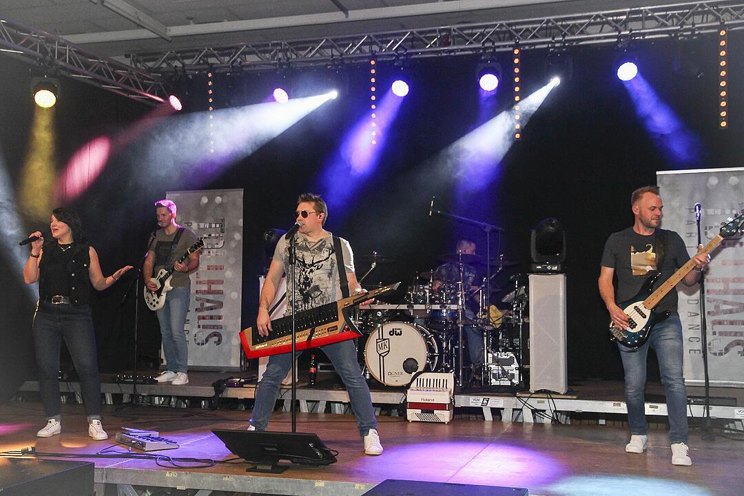 Mit vielen Party-Songs der 80er & 90er und Rock-Pop Klassikern