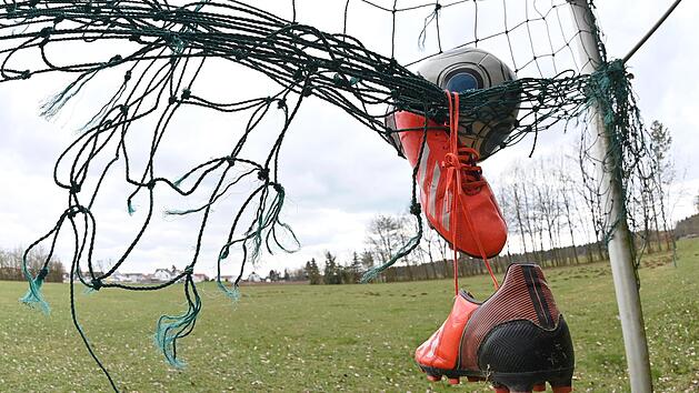 Der Saisonabbruch in den Fußball-Amateurligen ist unvermeidlich. Nun geht es um die damit verbundenen Regelungen.  Foto: Sportfoto Wolfgang Zink