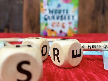Worte Querbeet im Test - Würfelspiel mit Buchstaben und Gärtnerthema