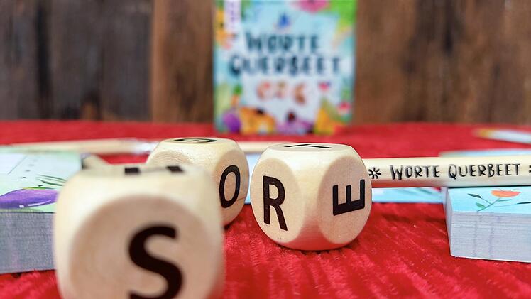 Worte Querbeet im Test - Würfelspiel mit Buchstaben und Gärtnerthema