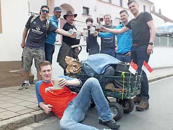 Das Bier darf beim Vatertags-Ausflug nicht ausgehen. Foto: M. Welker