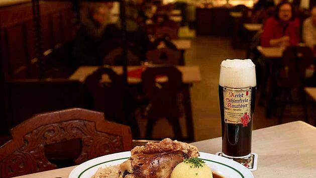 Schlenkerla-Rauchbierhaxe.jpg