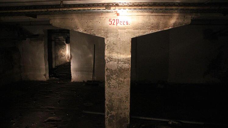 Der etwa 50 Quadratmeter große Schutzraum war für 52 Personen vorgesehen.  Foto: Jürgen Gärtner