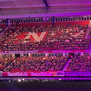 Endlich wieder: Impressionen vom Große Nürnberger Adventssingen 2022 im Max-Morlock-Stadion
