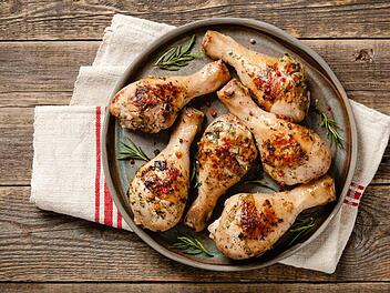 Gegrillte-Haehnchenschenkel.jpg