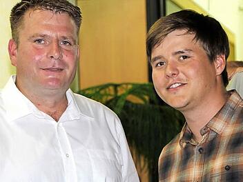 Ernüchterung nach der Auszählung: PWG-Vorsitzender Jonathan Kirchner (rechts) mit dem Kandidaten Mike Richter Foto: Ulrike Müller