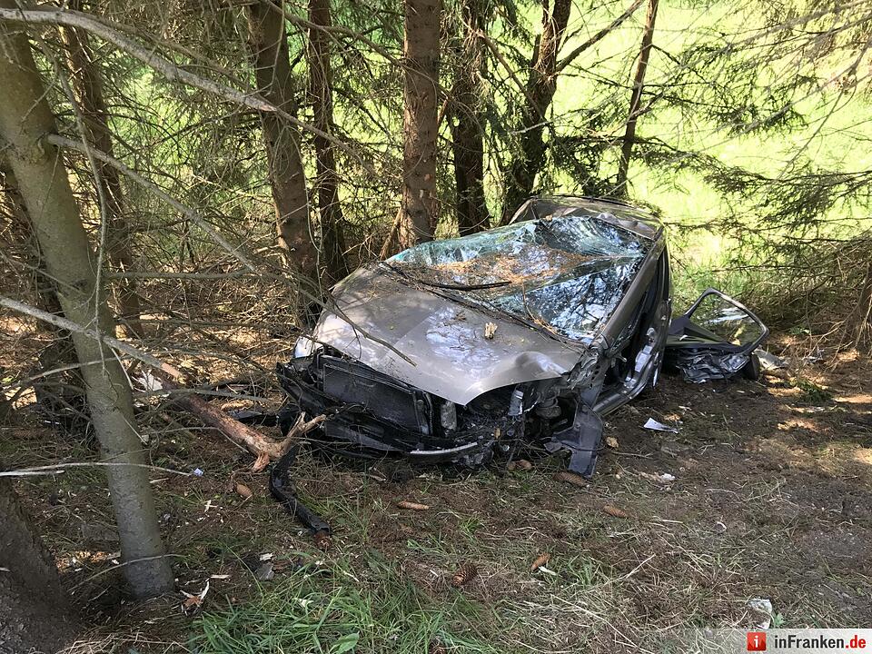 Rentnerin kracht bei Schwarzenbach in Wald – eingeklemmt und schwer verletzt