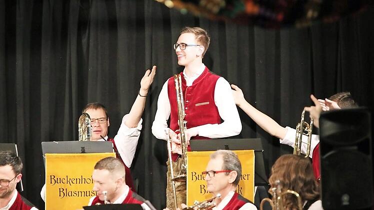 Der Bass-Posaunist Emmo Lochner wurde nach seinem Solovortrag umjubelt.  Foto: Jan Korporaal