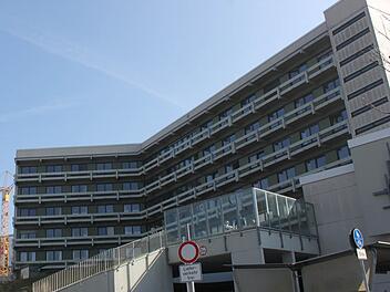Das Helmut-G.-Walther-Klinikum in Lichtenfels. Nebenan entsteht der Ersatzneubau. Für das bestehende Gebäude ist eine Reihe von Nutzungen vorstellbar.Popp