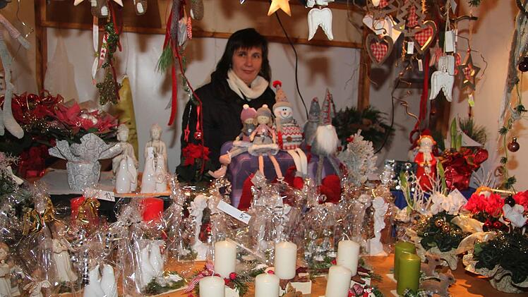 Für alle, die die Deko noch nicht komplett haben, hatte Maritta Kunstmann das richtige Angebot. Foto: Sonja Adam