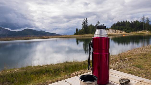Ein treuer Belgeiter bei Ausflügen: Die Thermoskanne