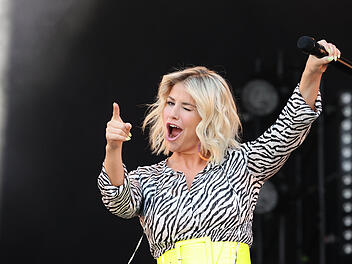 Beatrice Egli hat zum zweiten Mal Corona: Insider verraten, wie nachlässig der Schlagerstar war