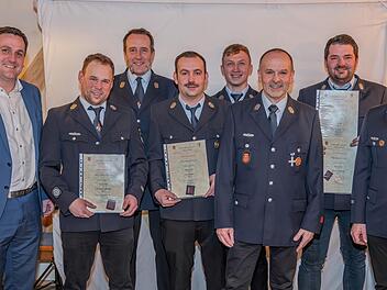 Gew&auml;hlt wurde bei der Feuerwehr Oberehrenbach (v.&nbsp;l.): Florian Kraft (B&uuml;rgermeister), Tobias Schmitt (Gruppenf&uuml;hrer), Matthias Galster (stellv. Gruppenf&uuml;hrer), Michael Weisel (Gruppenf&uuml;hrer), Sebastian Batz (Jugendwart), Karl H&ouml;tzelein (stellv. Ko...