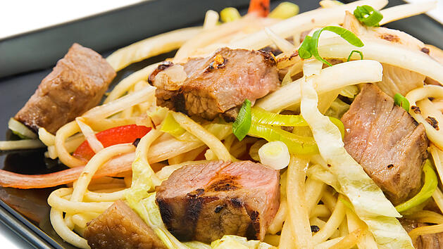 Um den Preis gering zu halten, greifen Asia-Restaurants zu vielen Tricks bei ihren Gerichten.