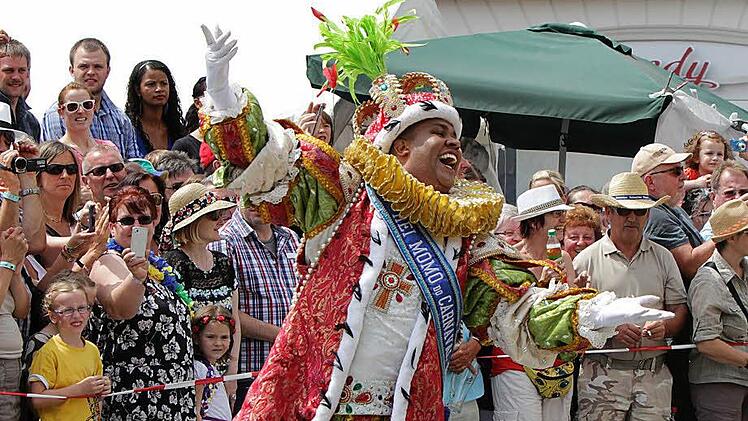 Impressionen vom Samba-Umzug 2015. Foto: Albert Höchstädter