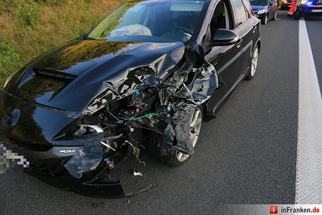 Fünf Verletzte bei Unfall auf A73
