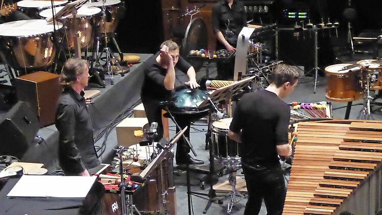 Martin Grubinger und das Percussive Planet Ensemble. Foto: Ahnert