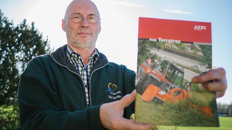 155 000 kostet das Allzweckfahrzeug, das der Frankenwaldverein unter anderem mit Hilfe von EU-Fördergeldern anschaffen möchte - in der Grundausstattung. Karl Schoger, Obmann des Vereins, hofft, dass der Antrag möglichst bald gestellt werden kann. Foto: Marian Hamacher