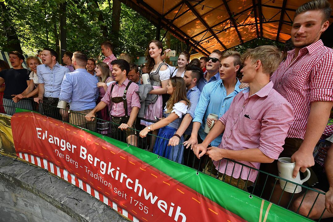 Bergkirchweih 2017: Drei Schläge zum Bieranstich